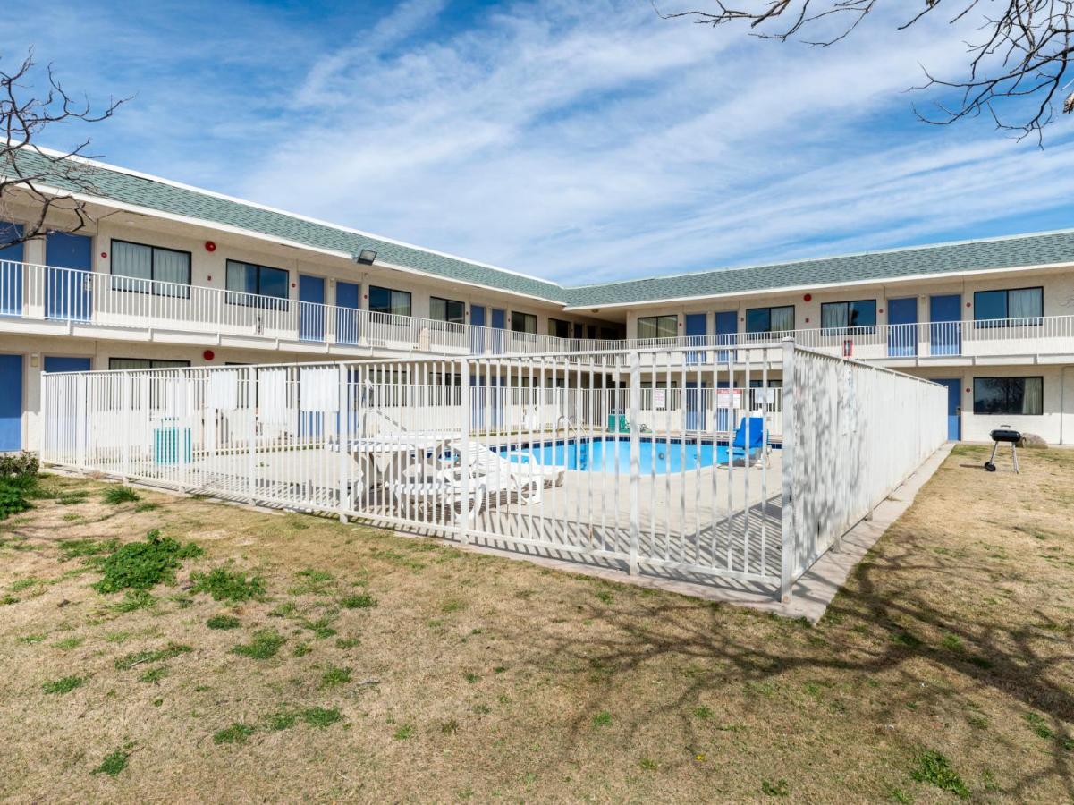 Oyo Hotel Willcox Exterior photo